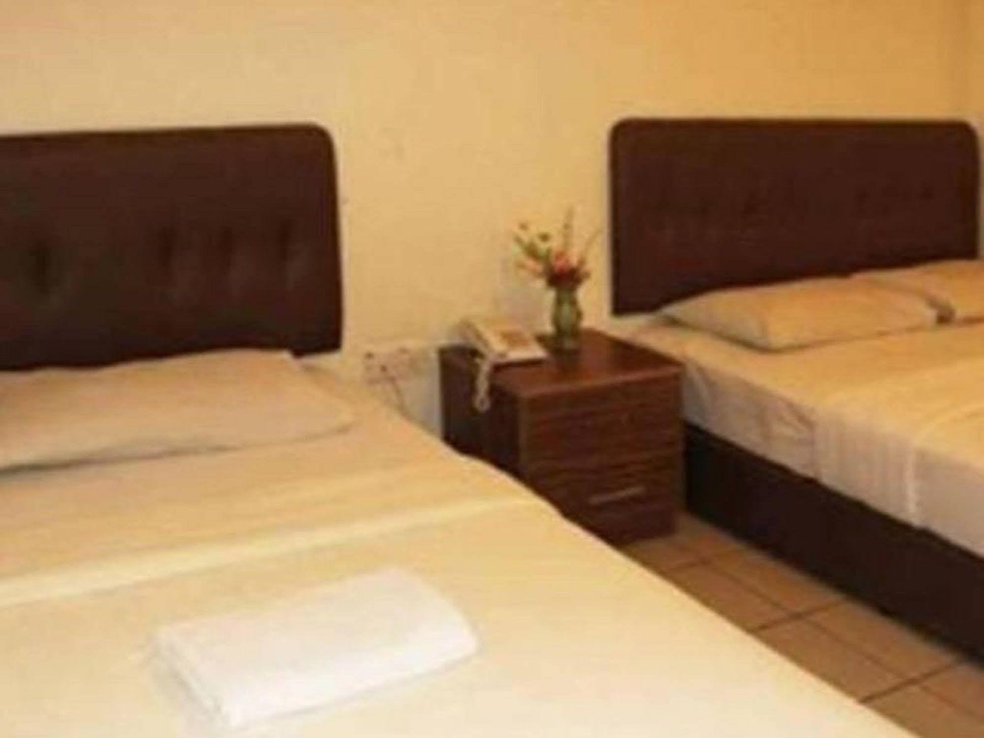 One Hotel Sadong Jaya Kota Kinabalu Eksteriør billede